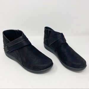 clarks outlet ladies ankle boots